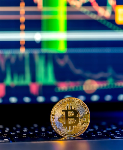 Team von GynavoTrade bei der Marktanalyse